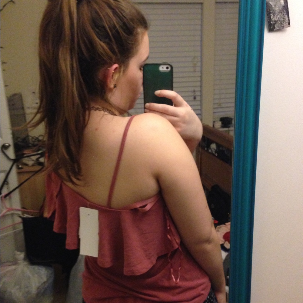 👀JUST IN 👀BMWT ⭐️SHOULDER SHIRT 👚 - Picture 7 of 7